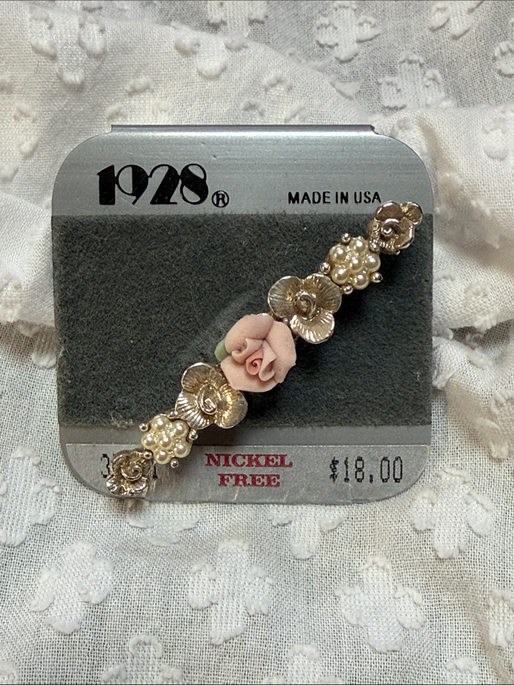 1928 Gold Bar Brooch with Pink Porcelain Rose
